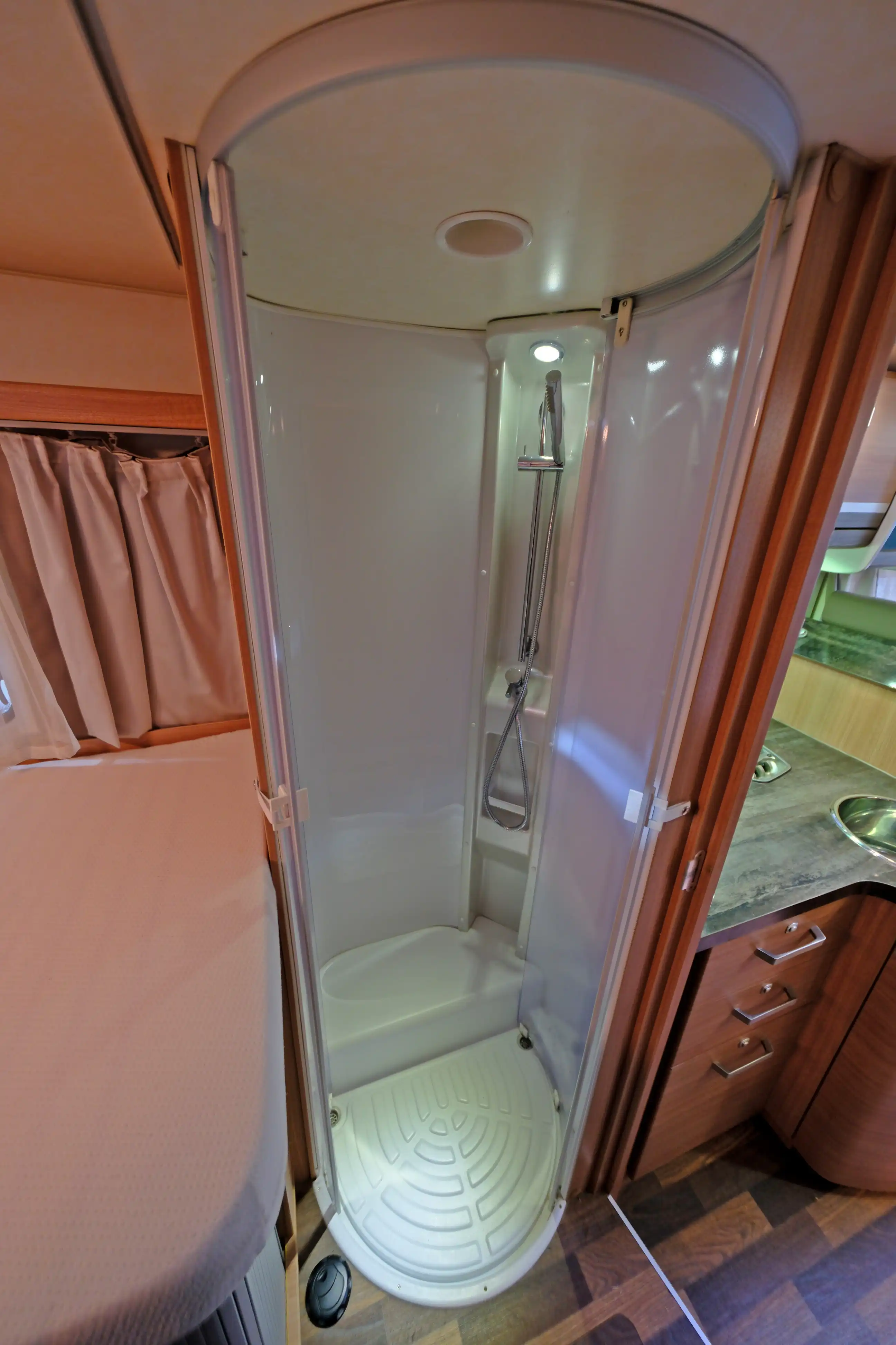 KNAUS SKY TI 700 MEG